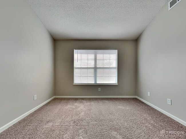 Building Photo - 100 Sandpine Cir