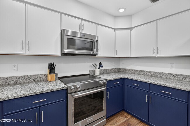 Building Photo - 374 Orchis Rd