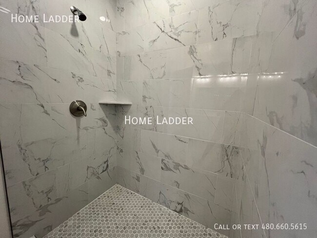 Building Photo - 1536 E Elegante Dr