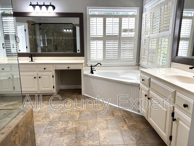 Building Photo - 4545 Sudbury Ct