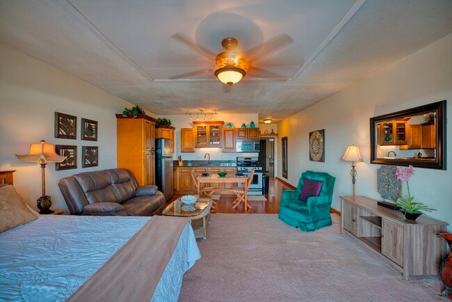 Building Photo - 355 Kalanianaole St