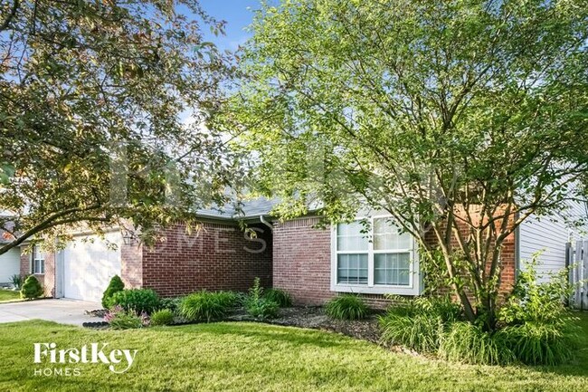 Building Photo - 557 E Pine Ridge Dr
