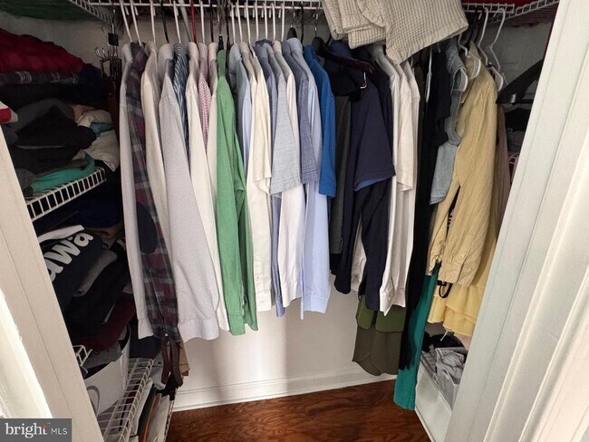 Building Photo - 251 Childs Ave