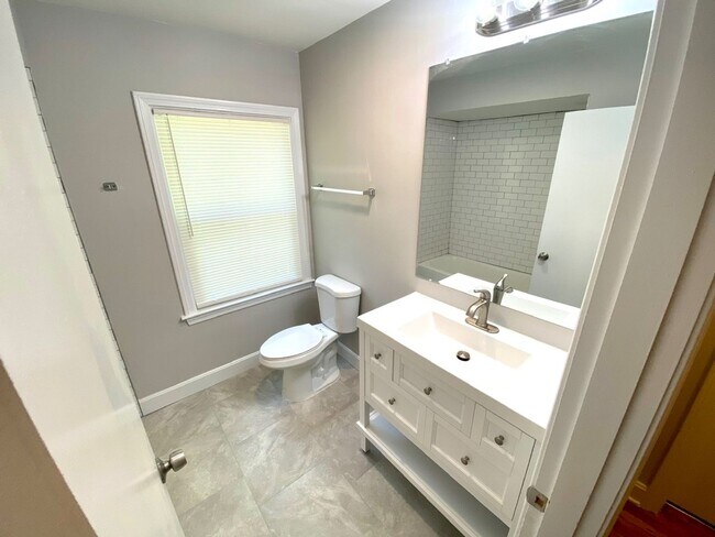 Building Photo - 4118 Browns Ln