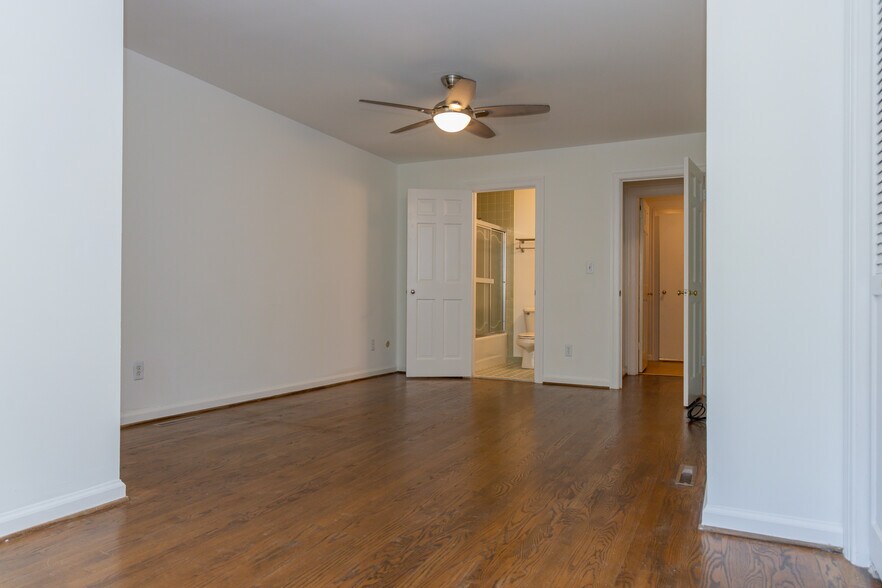Building Photo - 817 Botetourt Gdns
