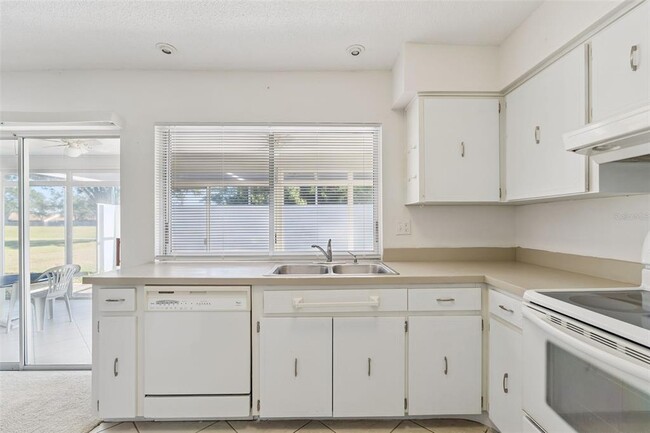 Building Photo - 4456 Great Lakes Dr N