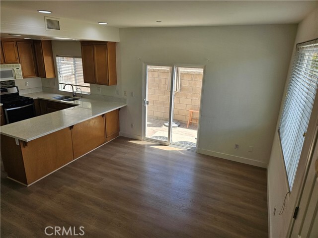 Building Photo - 8598 Belmont St