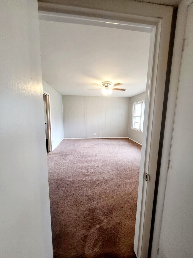 Building Photo - 3208 42nd St