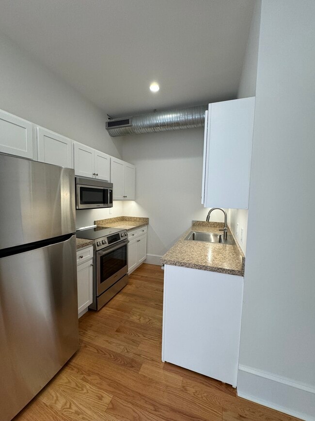 kitchen w/new appliances - 88 Main St