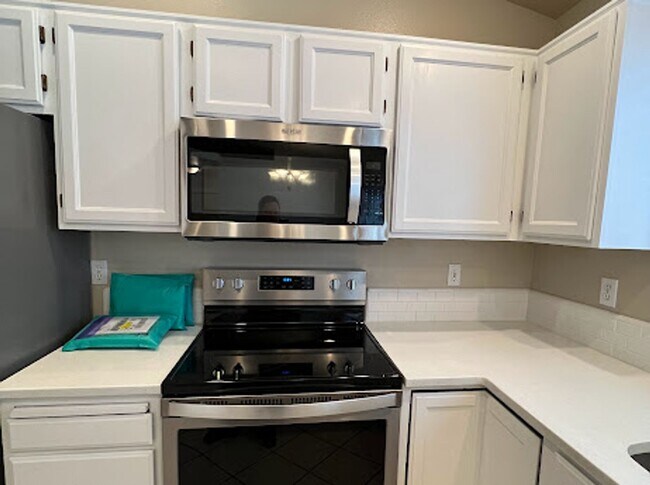 Building Photo - 3 Bedroom 2 Bath Home Close to Micron Available 4/20/26