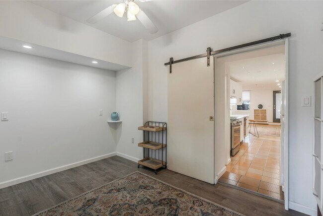 Building Photo - 209.5 4th St