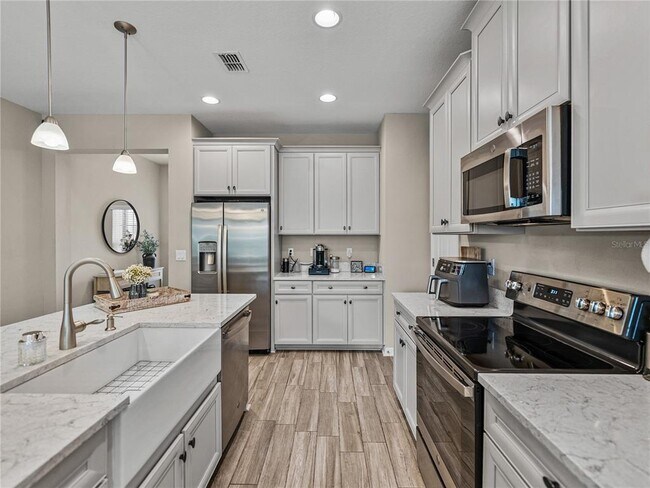 Building Photo - 29934 Southwell Ln