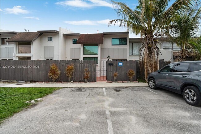 Building Photo - 6929 SW 110th Ave