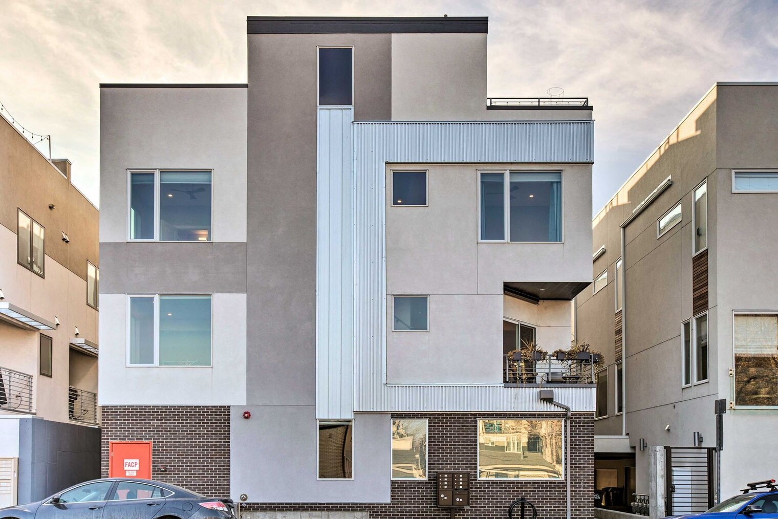 Building Photo - 4545 Tennyson St