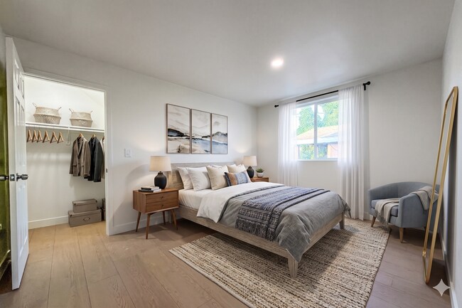 Building Photo - Brand New Luxury 4 & 5 Bed Units