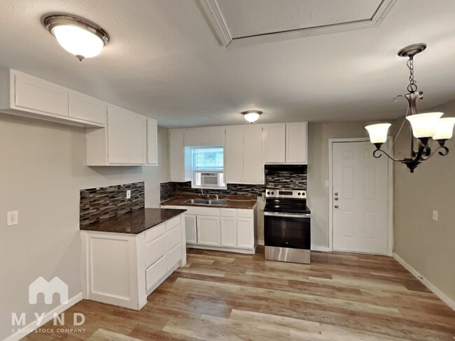 Building Photo - 2519 Goliad St