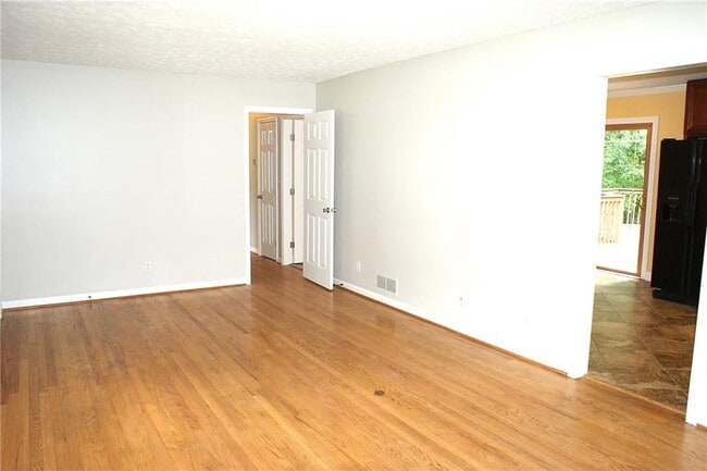 Building Photo - 6725 Ridge Moore Dr NW