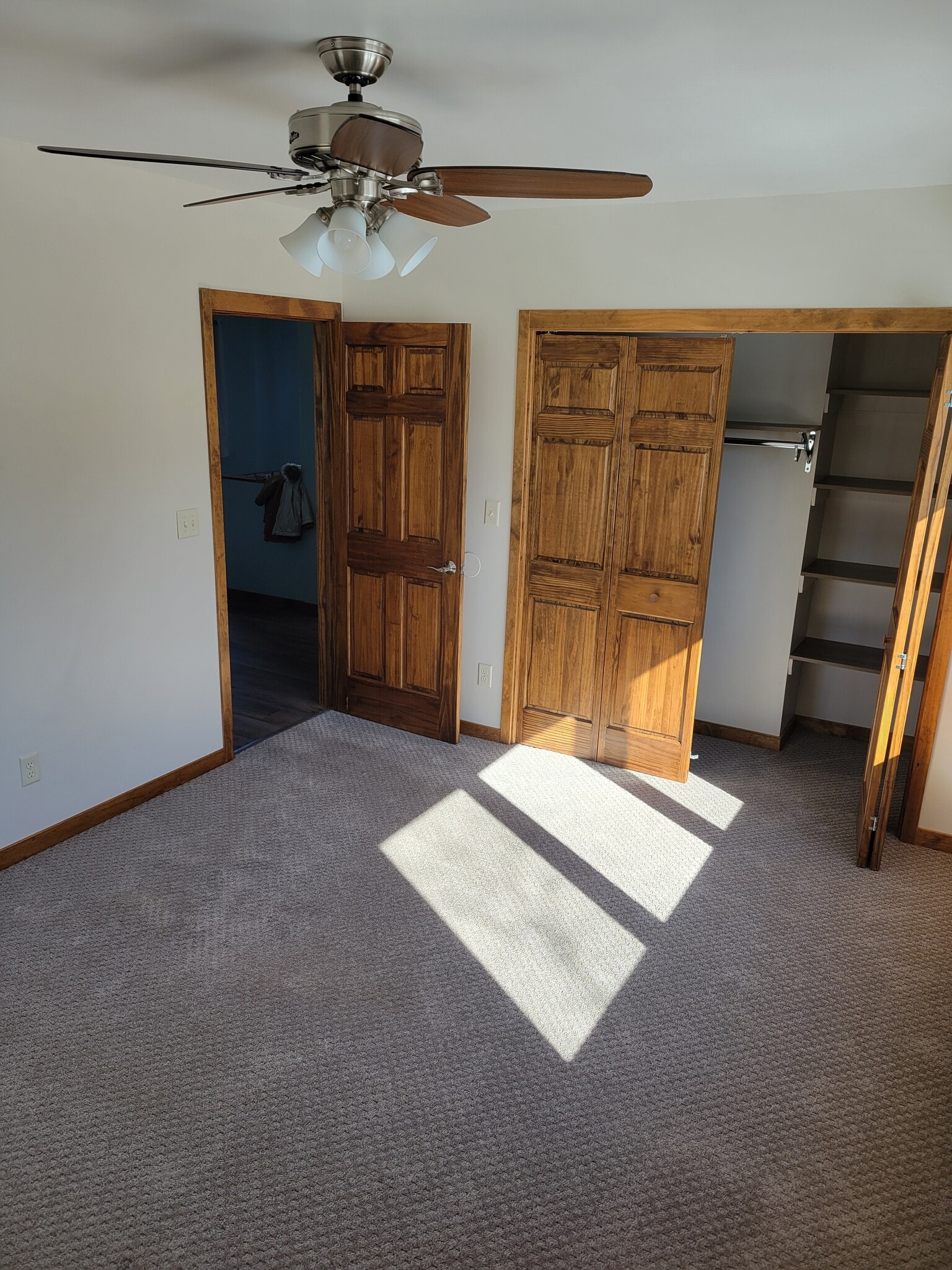 2nd Floor Bedroom # 1: 11' x 13' - 4605 Oneida St