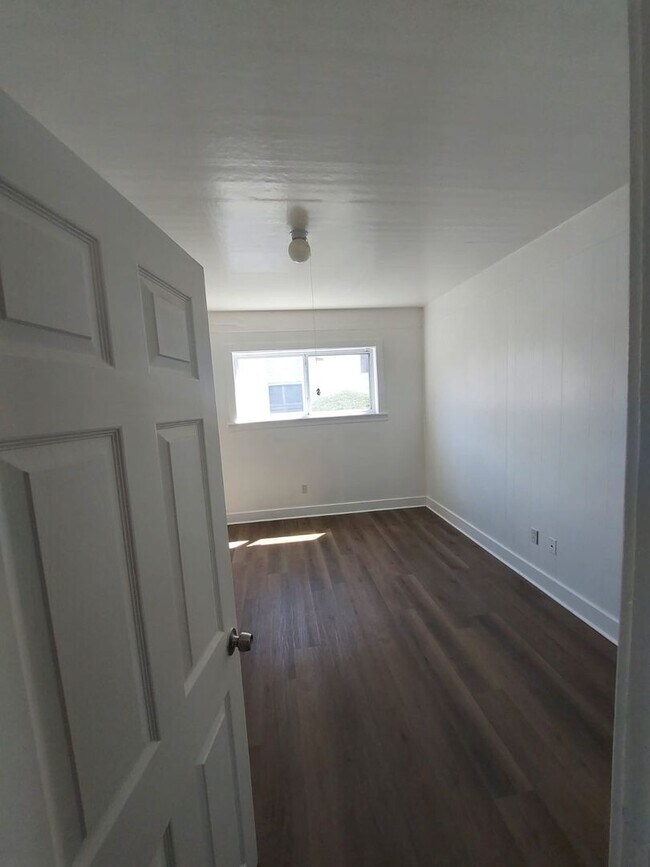 Building Photo - Charming Tacoma Home on a Peaceful Corner Lot!