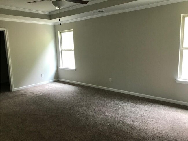 Building Photo - 213 Creek View Pl