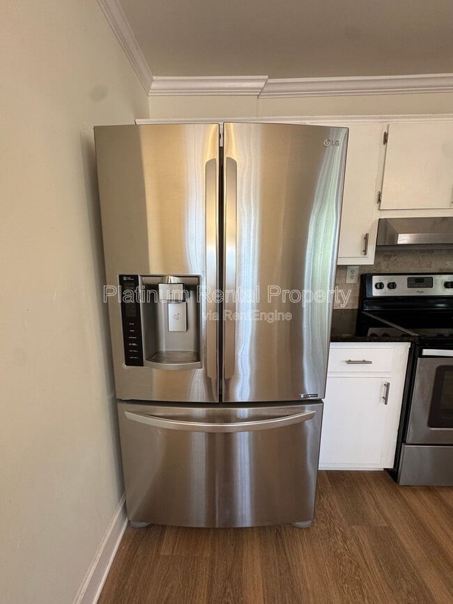 Building Photo - 4007 Shady Cir NW