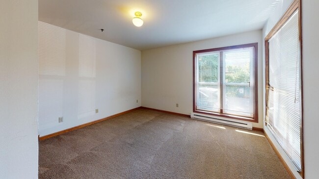 Building Photo - 11 E Gilman St