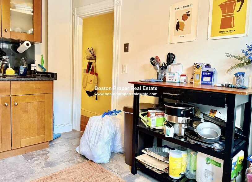 Building Photo - 52 Saint Germain St