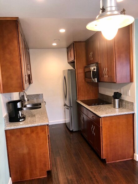 Building Photo - 229 Bicknell Ave