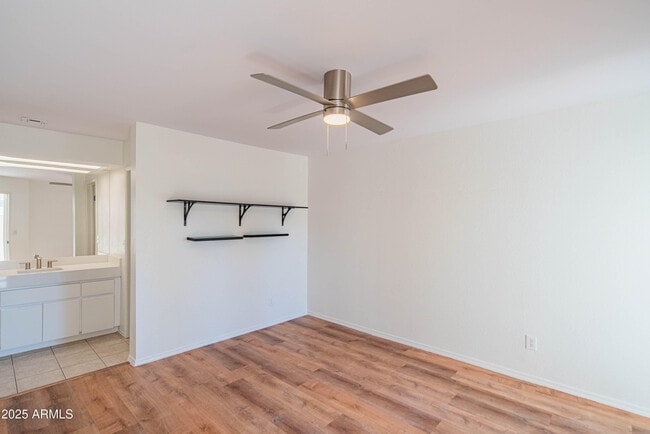 Building Photo - 4850 E Desert Cove Ave