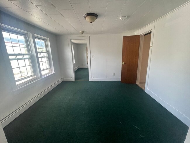 Building Photo - Spacious 1–2 Bedroom Apartment for Rent – Adams, MA