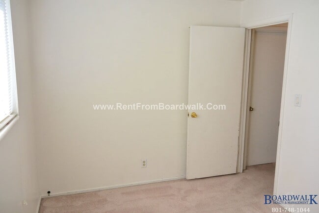 Building Photo - 4637 Harman Dr