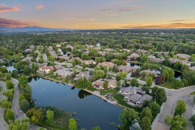 Building Photo - Resort Living in Desirable Eagle Idaho