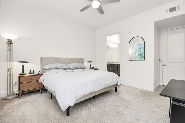 Building Photo - 2120 Kipling St