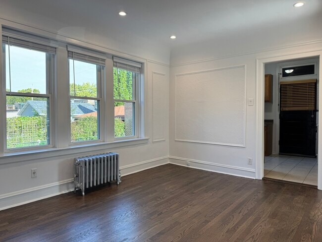 Building Photo - 2524 W Ardmore Ave