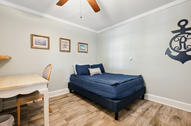 Building Photo - 200 Salt Air Dr