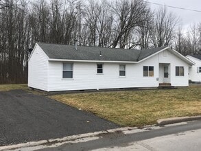 Building Photo - 318-20 N Doxtator St