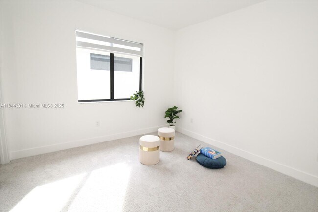 Building Photo - 4335 NW 81st Ave