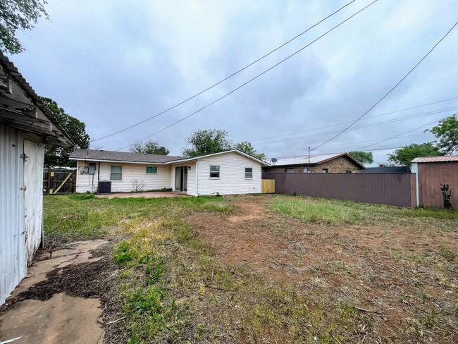 Building Photo - Charming 2-Bedroom Single-Family Home – Perfect for Comfort & Convenience!
