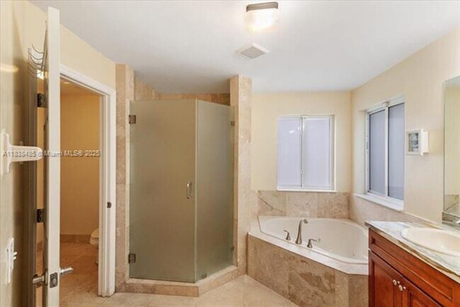 Building Photo - 5776 SW 166th Ct