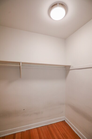 Building Photo - 5720 S Blackstone Ave
