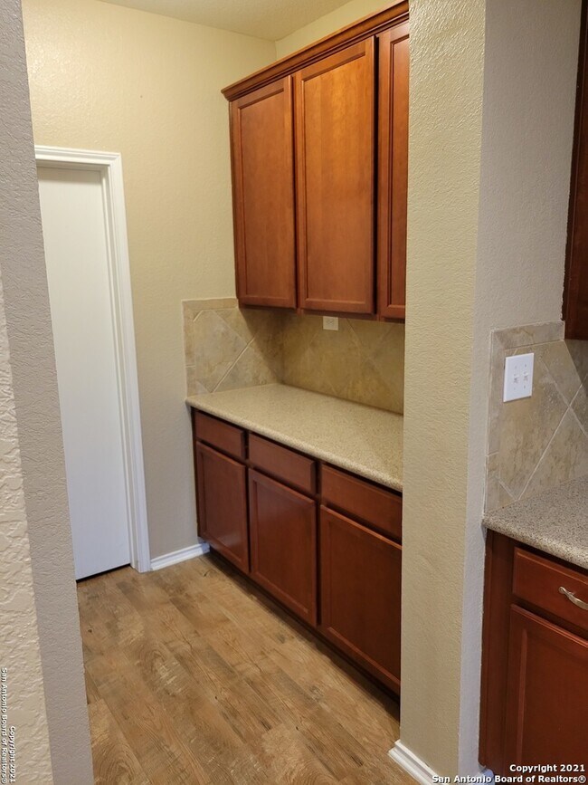Building Photo - 10919 Fox Crest