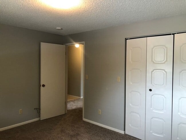 Building Photo - All Seasons Condo