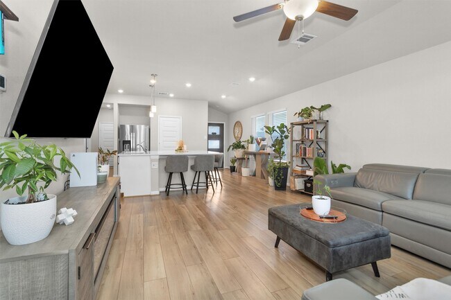 Building Photo - 18544 Meadow Point Ln