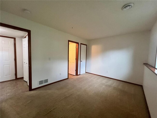 Building Photo - 5026 Yuma Ln N