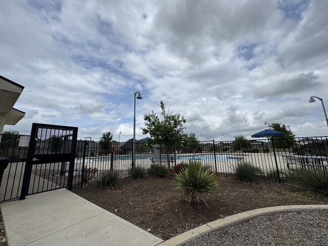 Building Photo - 8506 Stonehollow Dr