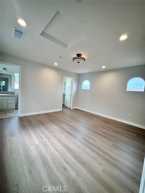 Building Photo - 502 E Olive Ave