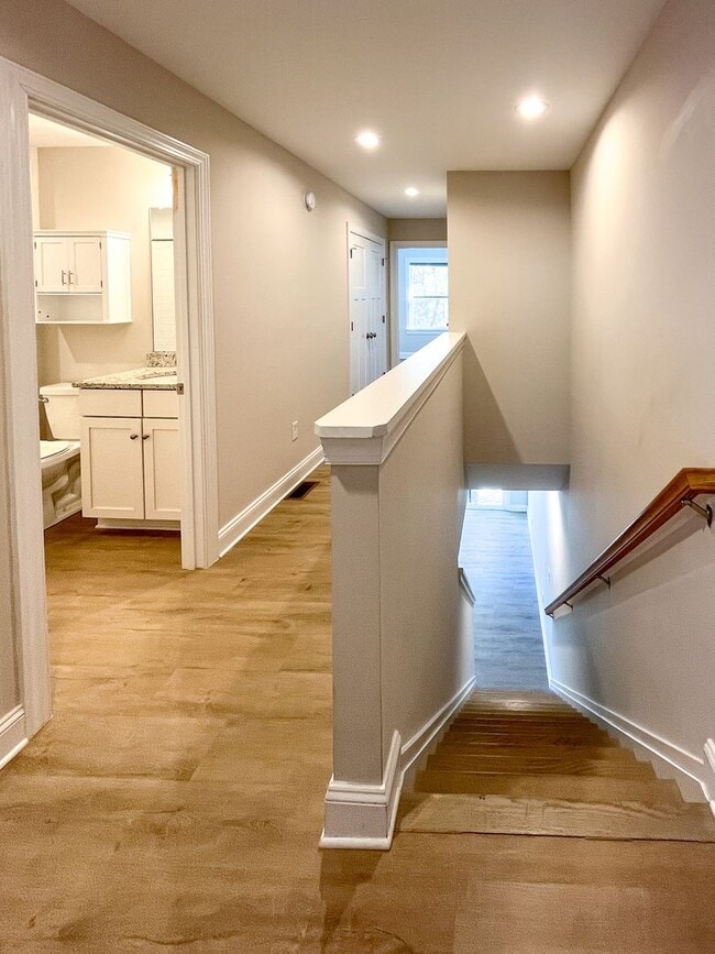 Building Photo - 1529 Birnam Dr