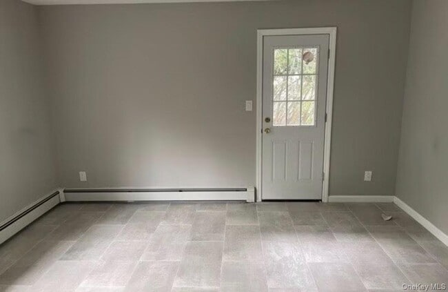 Building Photo - 848 Center Dr