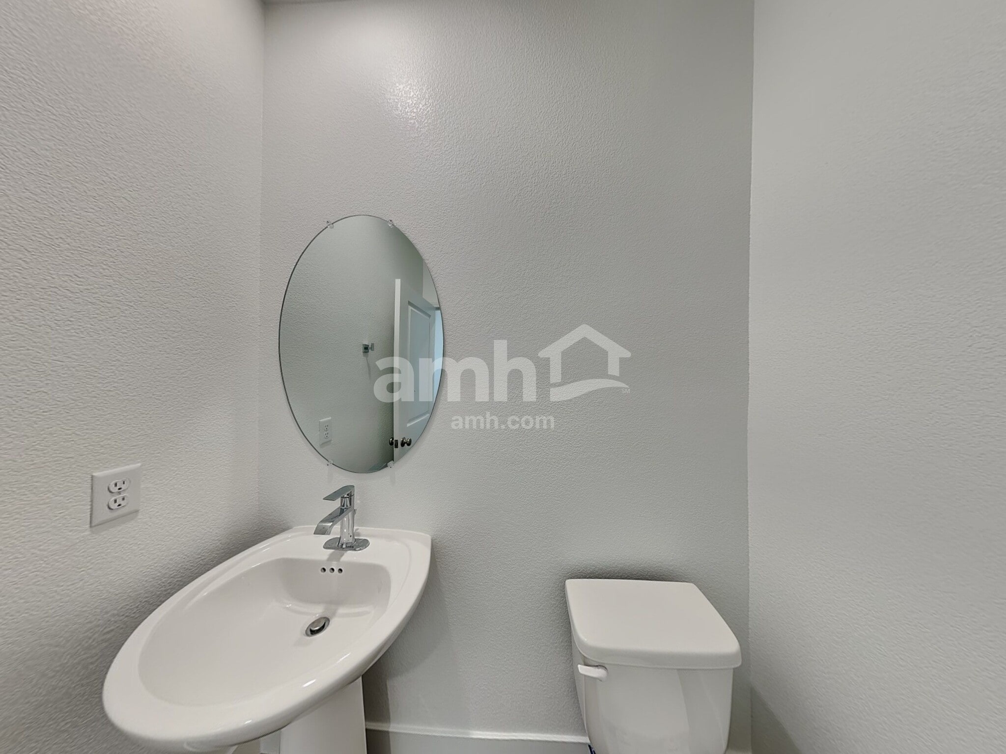 Building Photo - 11111 Magallanes St