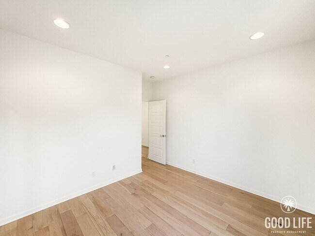 Building Photo - Great 4B/3BA House Available for Lease in ...